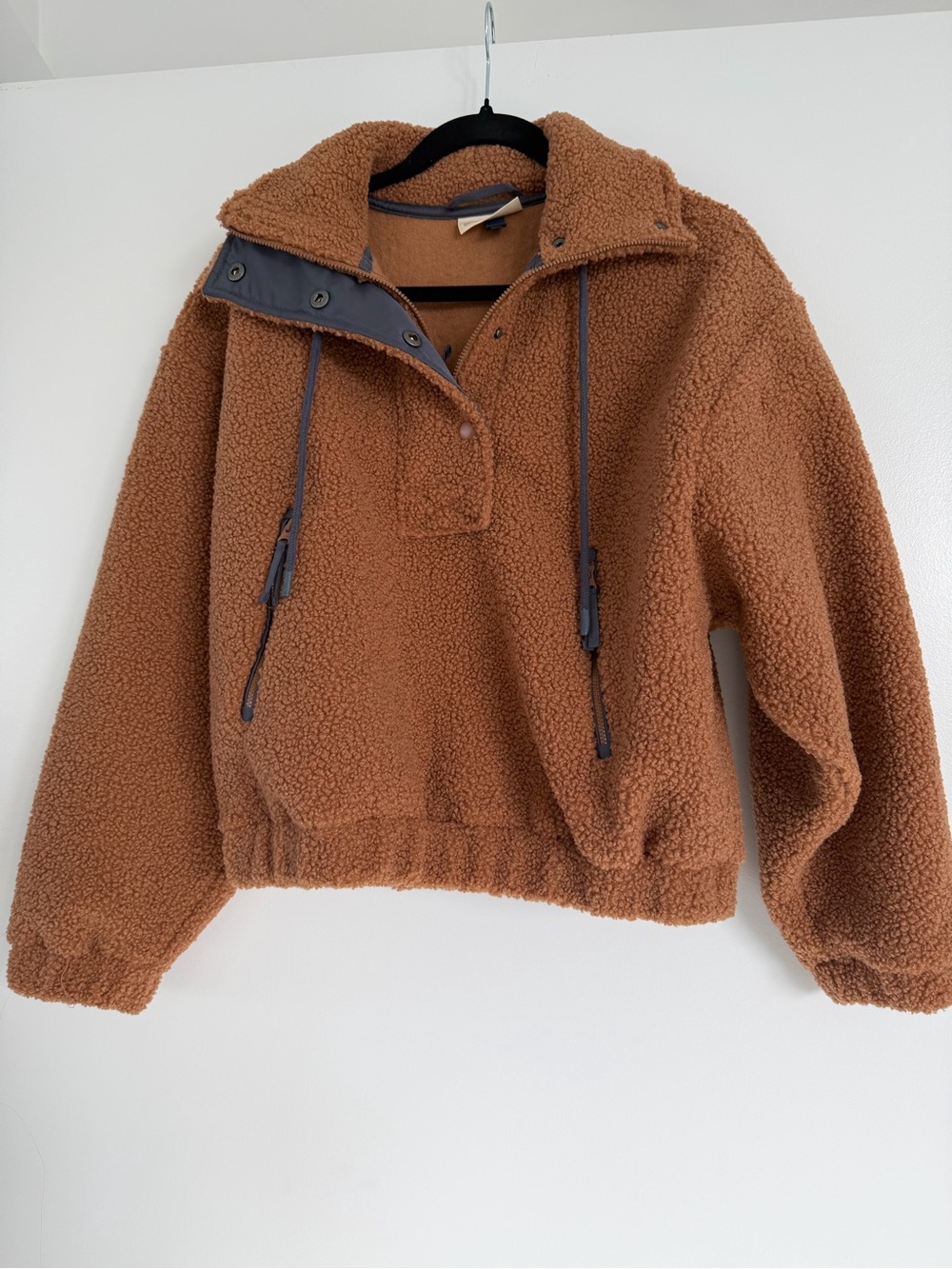 Women’s Sherpa Pull Over in Camel - Size XS